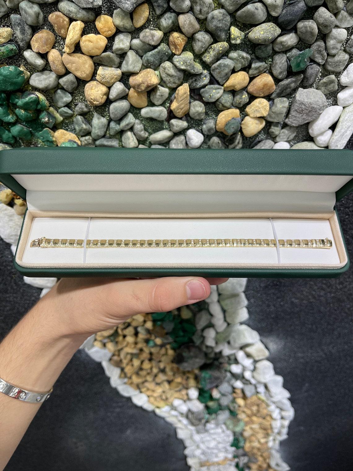 1.67ct Triple Diamond Row Bracelet - 14K Yellow Gold Pave Set Elegant Snake Neuf - En vente à Jupiter, FL