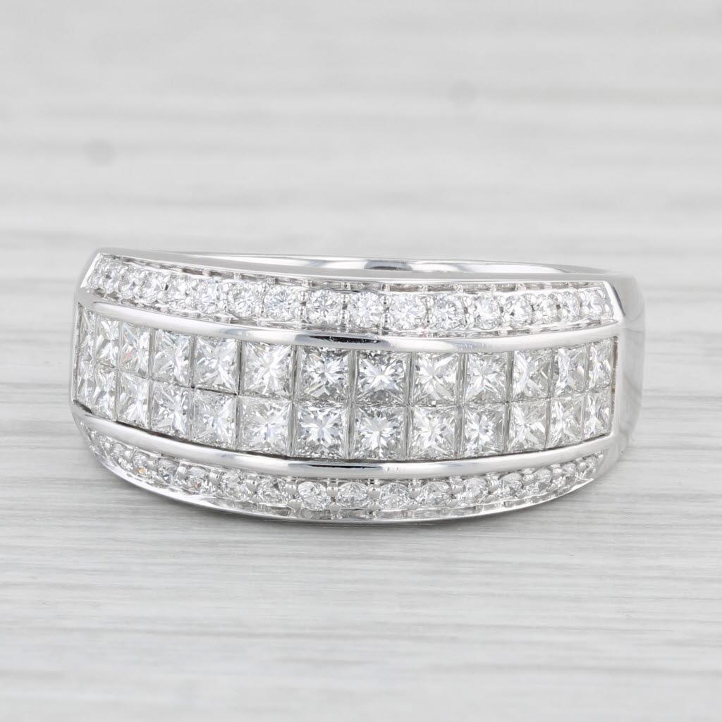 Bague d'anniversaire de mariage en or blanc 14 carats avec diamants 1,67 carat, taille 7 Bon état - En vente à McLeansville, NC