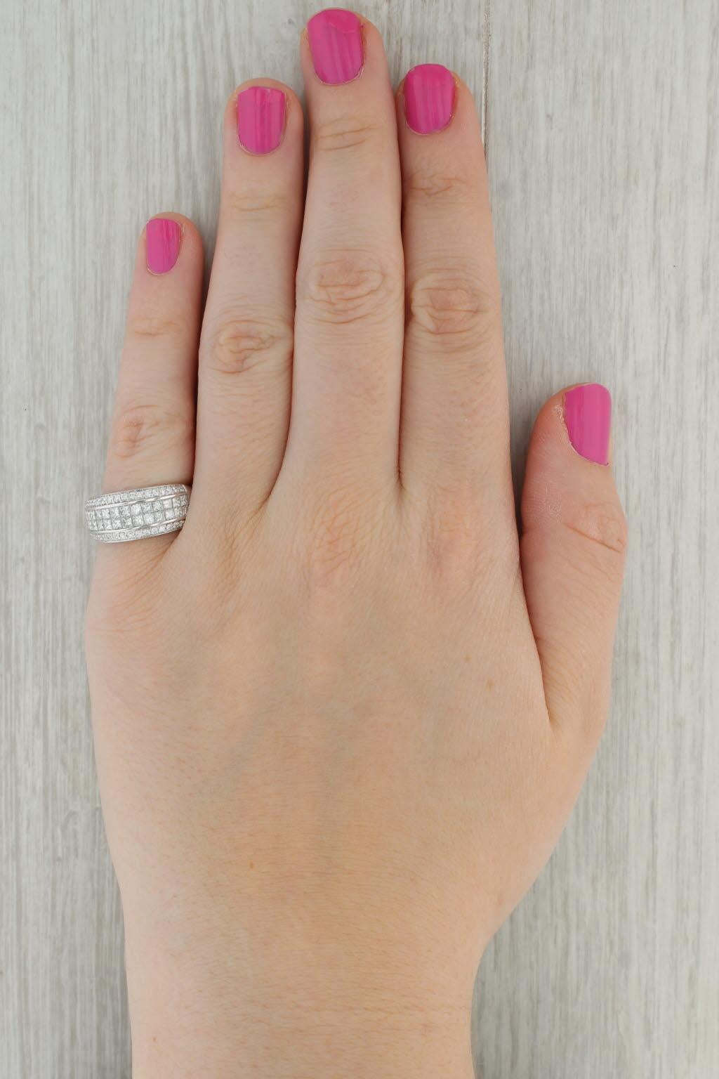 Bague d'anniversaire de mariage en or blanc 14 carats avec diamants 1,67 carat, taille 7 en vente 4