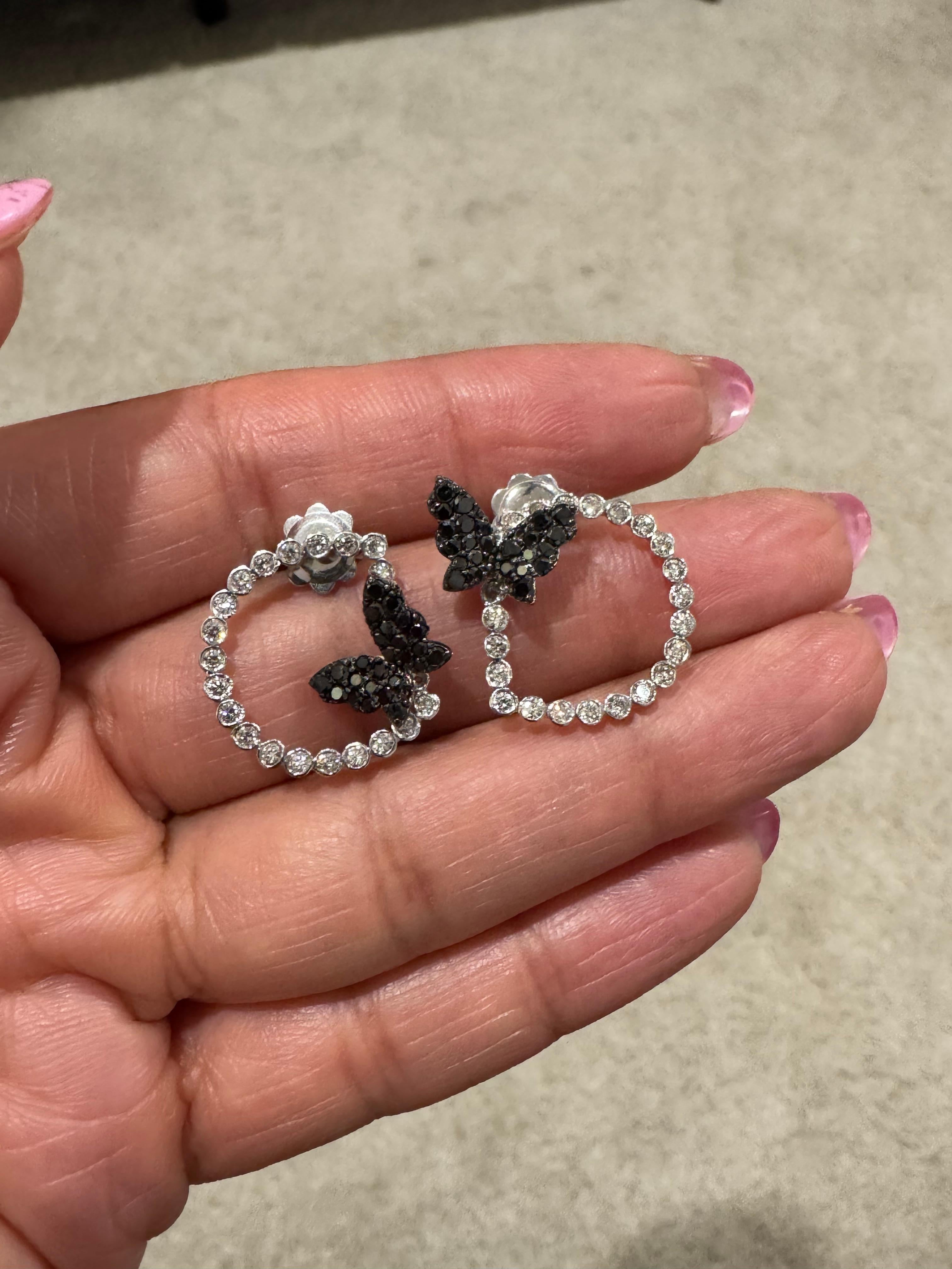 Boucles d'oreilles papillon en or blanc 14 carats et diamants noirs 1,68 carat en vente 4