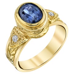1.68 Karat Blauer Saphir und Diamant Handgravierter Ring aus 18 Karat Gelbgold