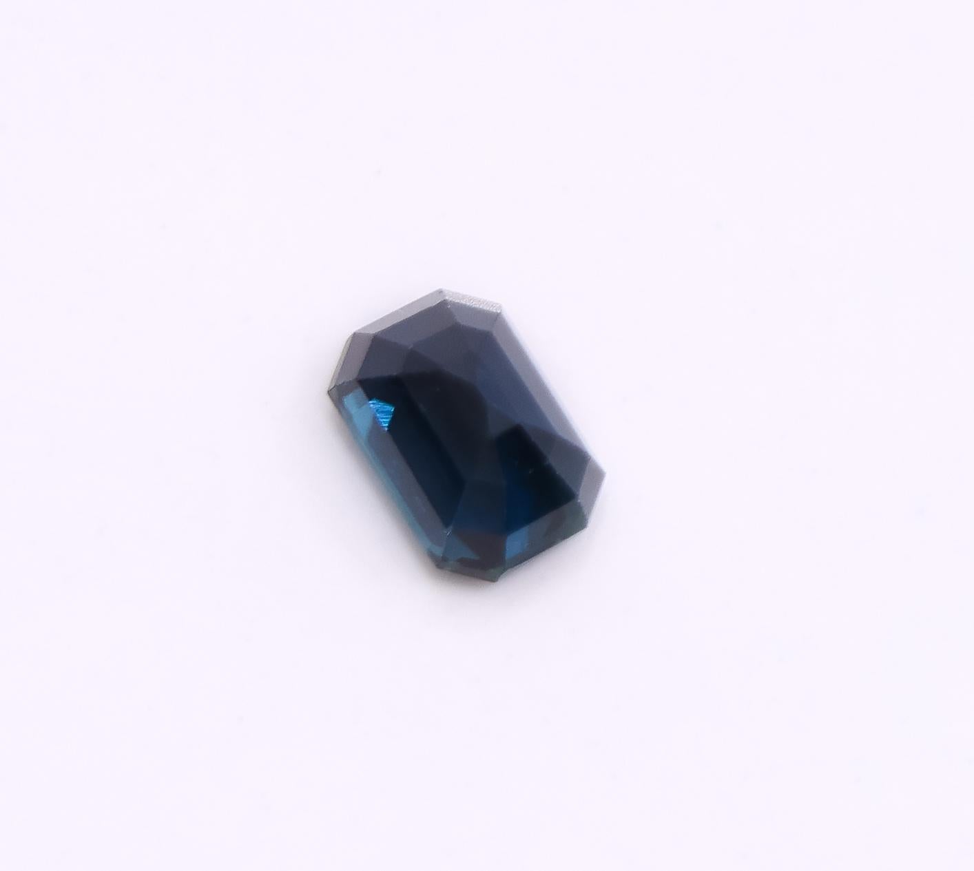 1.68 Carat Blue Sapphire Loose Gemstone Emerald cut 6x4mm For Sale 3
