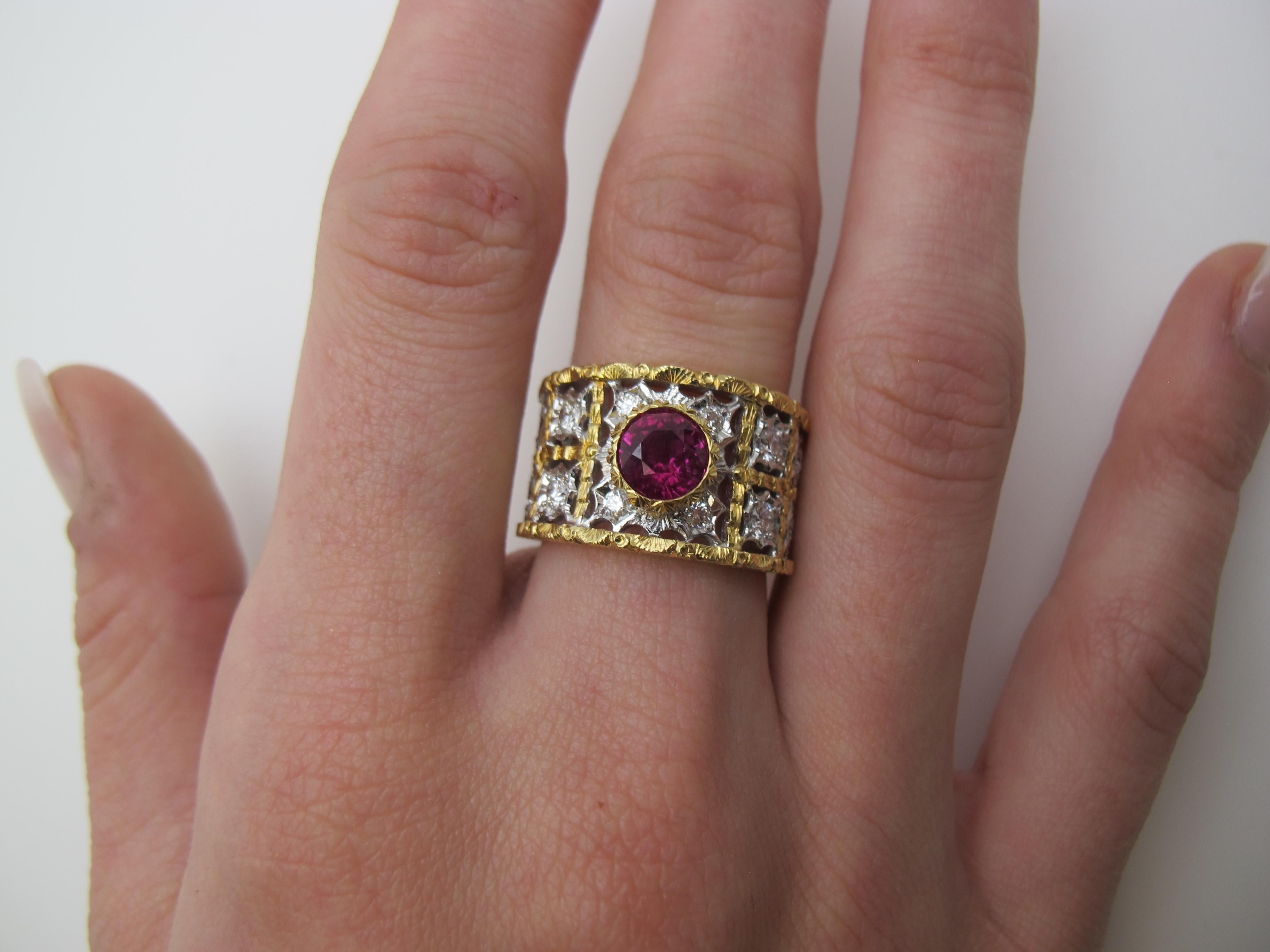 Bague de style Florentine en or blanc et jaune de 1,68 carat de rubis et de diamants  en vente 3