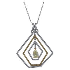 Collier pendentif Pentagone en or jaune et platine avec diamant de 1,68 carat