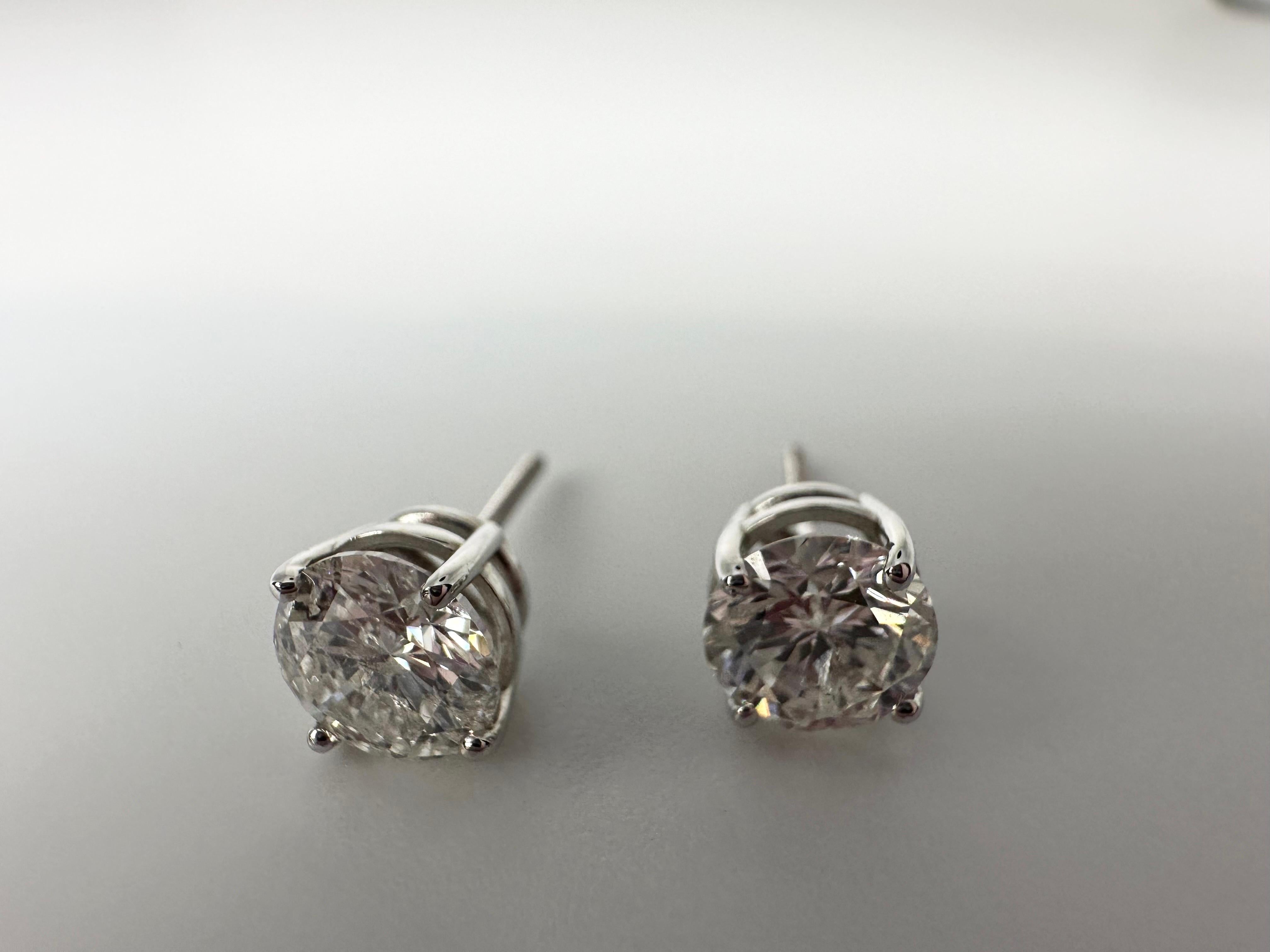 Women's or Men's 1.68 carat diamond stud earrings 14KT white gold diamond earrings studs For Sale