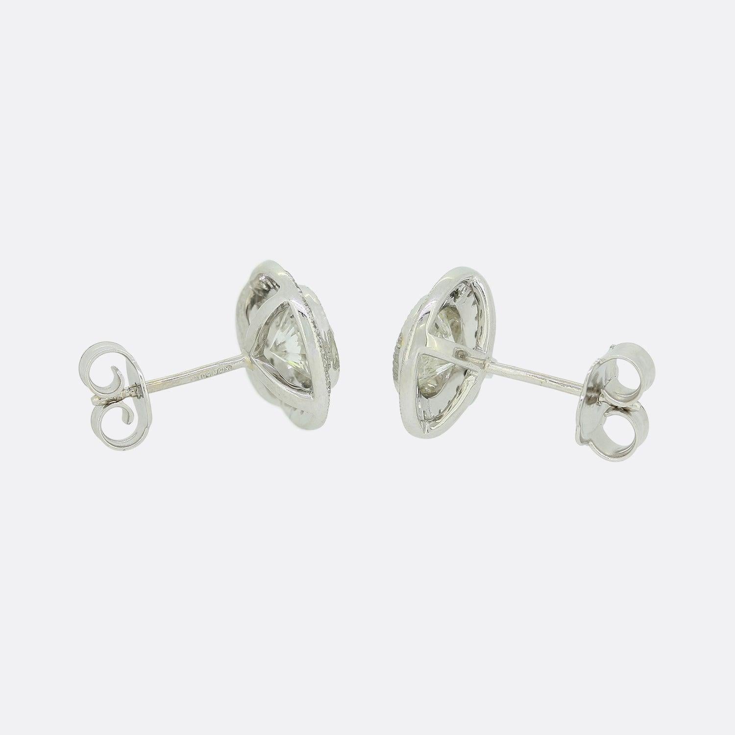 1.68 Carat Diamond Stud Earrings In Good Condition For Sale In London, GB