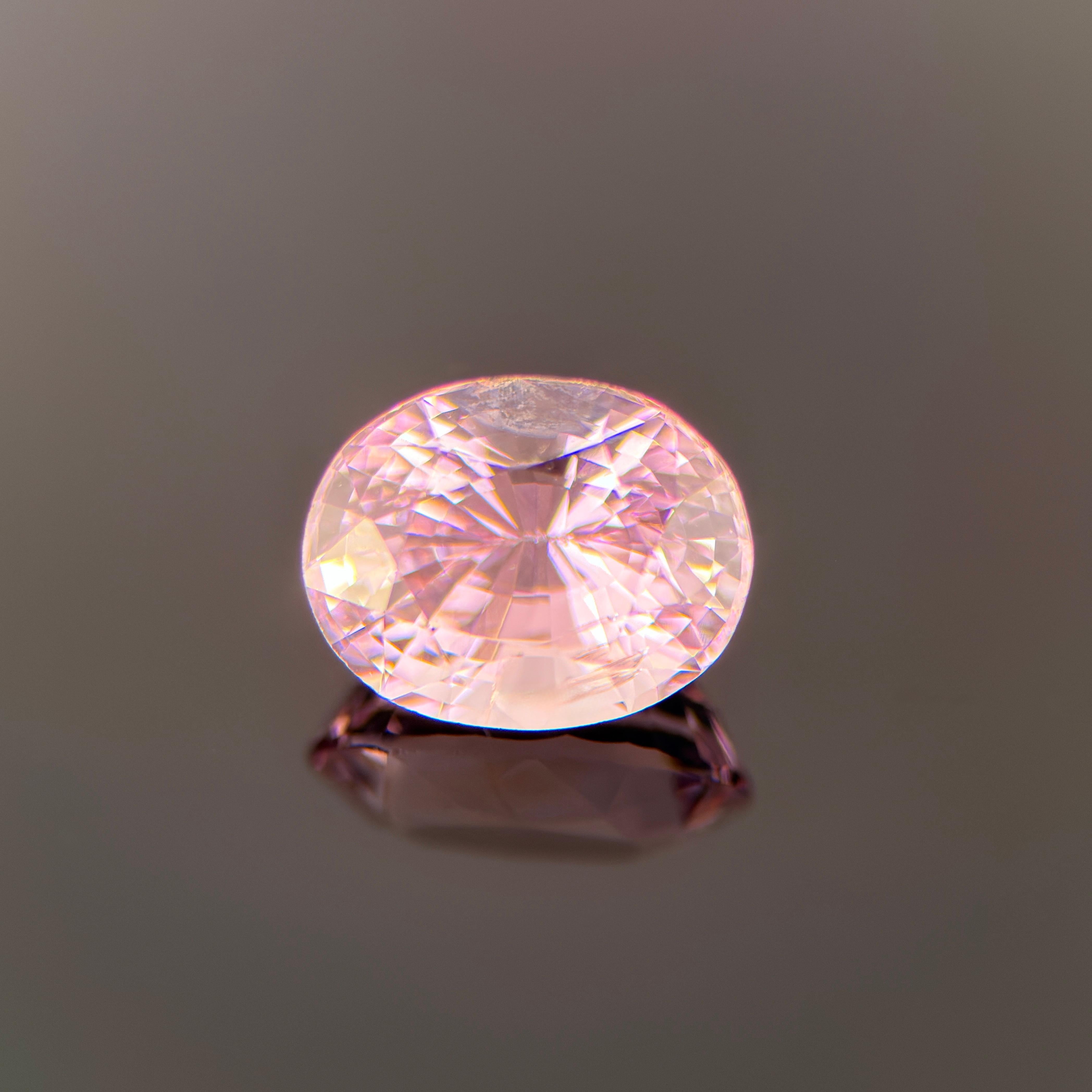 1,68-Karat natürlicher rosa Spinell - zart pastellfarbener Ovalschliff, unbehandelt im Angebot 3