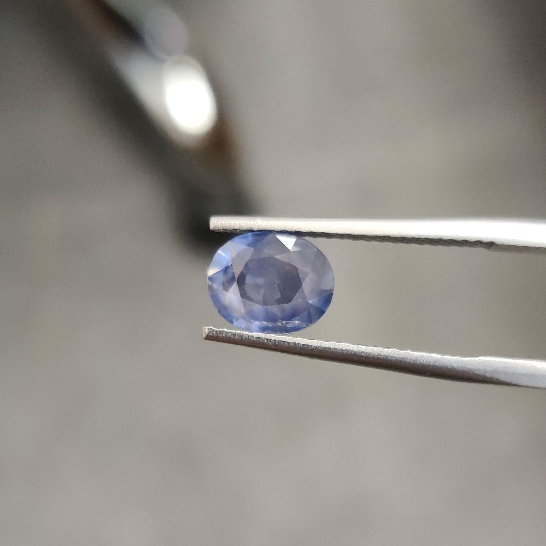 1,68 Karat Oval geschliffener, farbwechselnder natürlicher Saphir Edelstein für Damen oder Herren