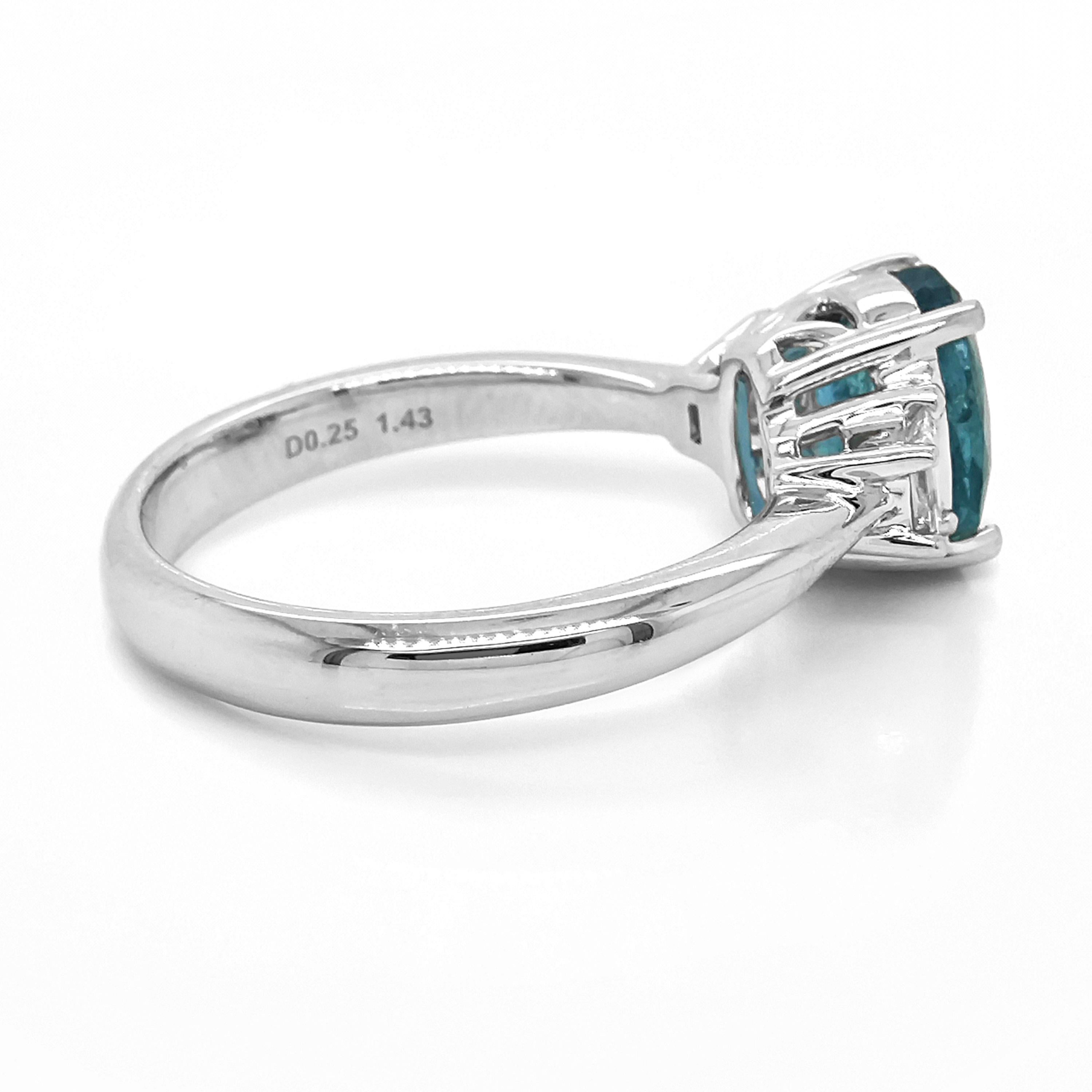 1 Aquamarine Gemstone: 1.43 Carats
2 White Diamonds: 0.25 Carat
Metal: 18K White Gold, 4.40 Grams
