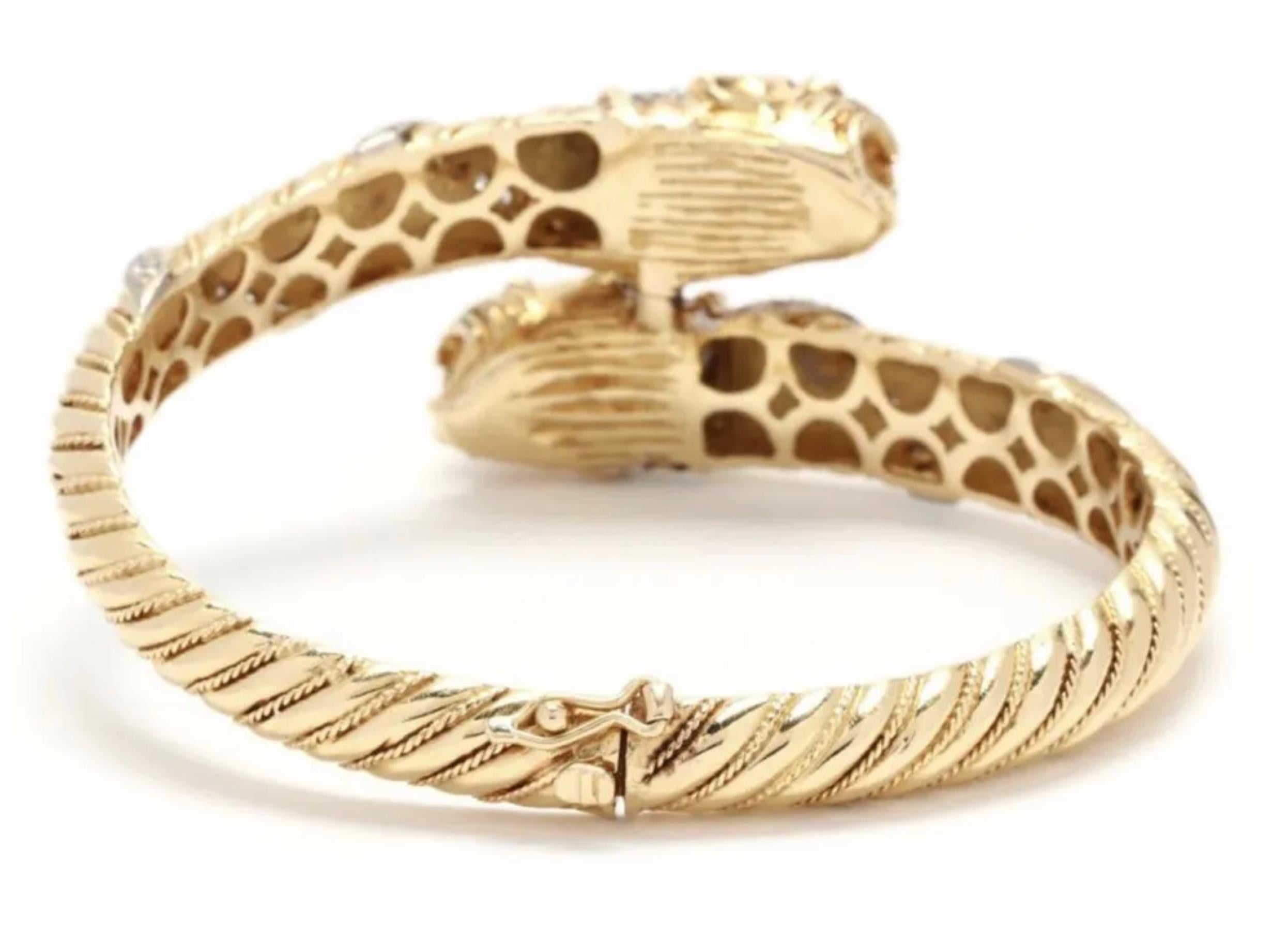 Bracelet jonc panthère en or jaune 18 carats avec diamants blancs brillants de 1,68 carat Unisexe en vente