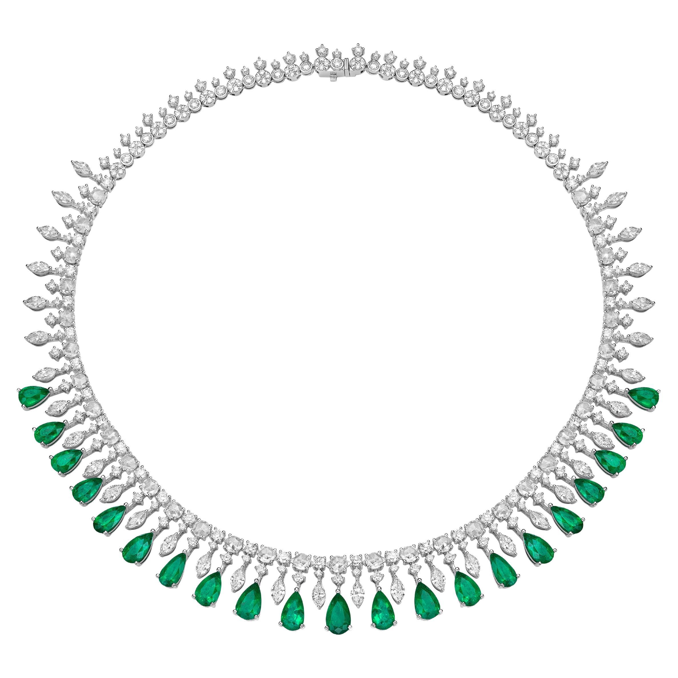 16.81 Carat Emerald Necklace in 18Karat White Gold with Diamond. For Sale