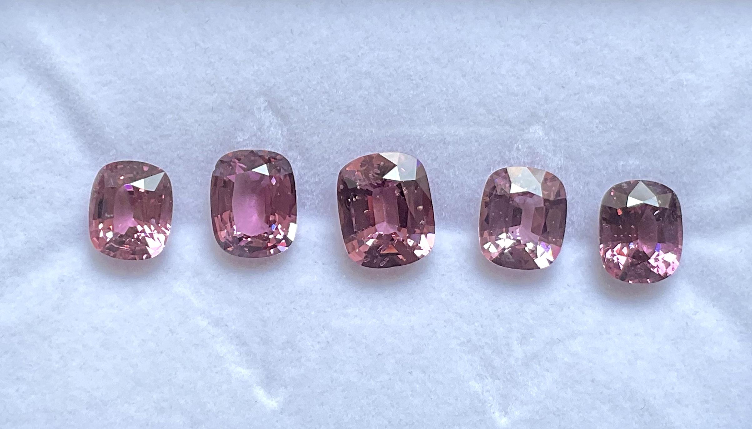 Taglio cuscino 16.82 Carats Burma Spinel Natural Cushion Cut stone For Fine Jewelry Natural Gem in vendita