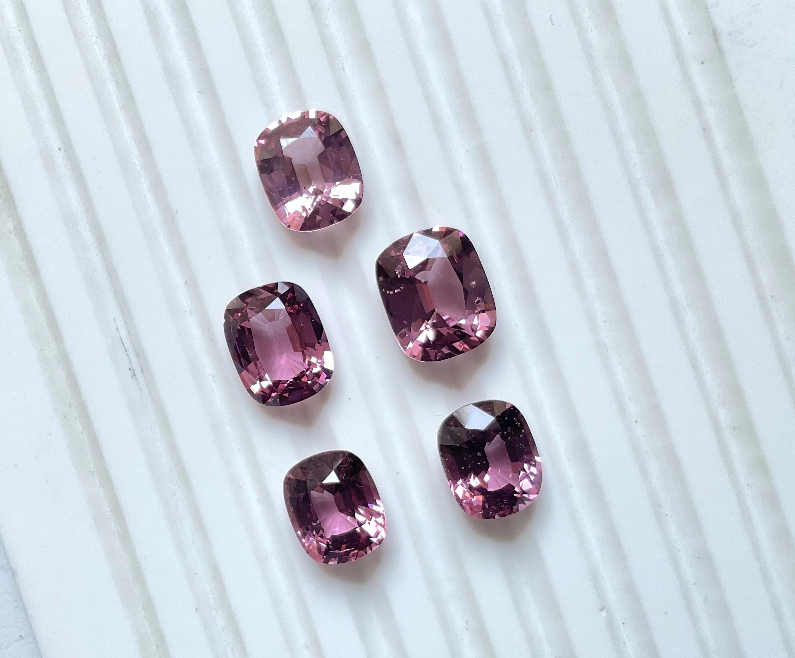 da uomo o donna 16.82 Carats Burma Spinel Natural Cushion Cut stone For Fine Jewelry Natural Gem in vendita