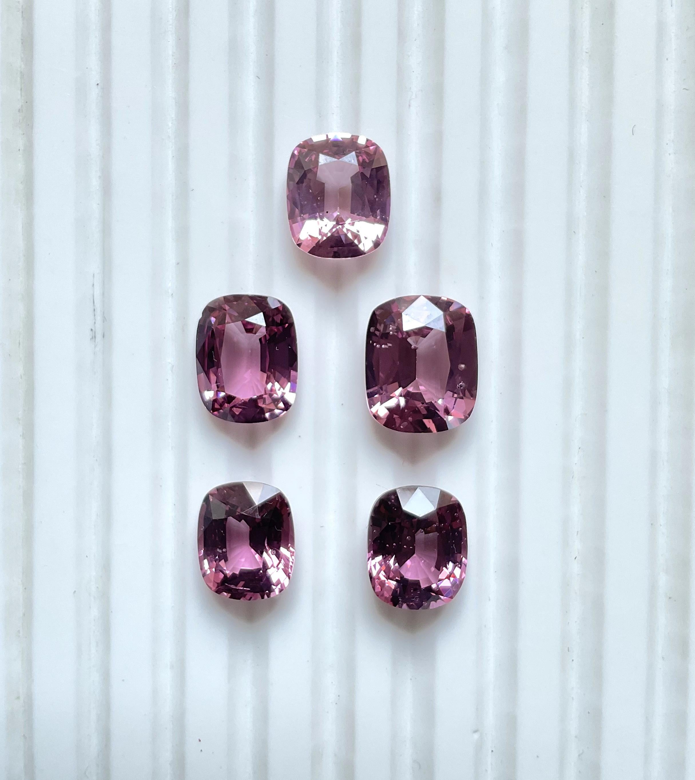 16.82 Carats Burma Spinel Natural Cushion Cut stone For Fine Jewelry Natural Gem in vendita 1