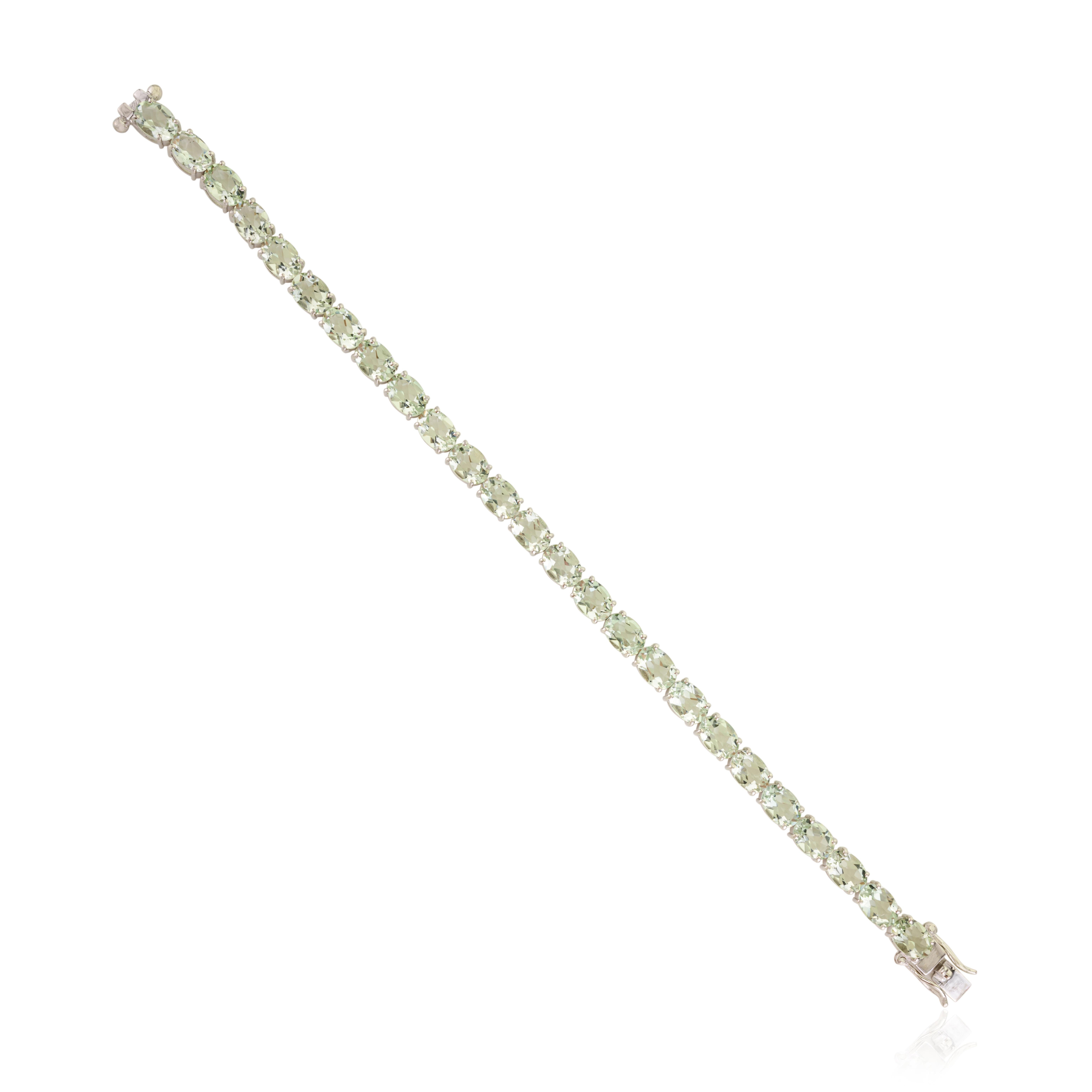 Contemporary 16.83 Ct Elegant Mint Green Amethyst Tennis Bracelet in 925 Silver Luxury Design For Sale