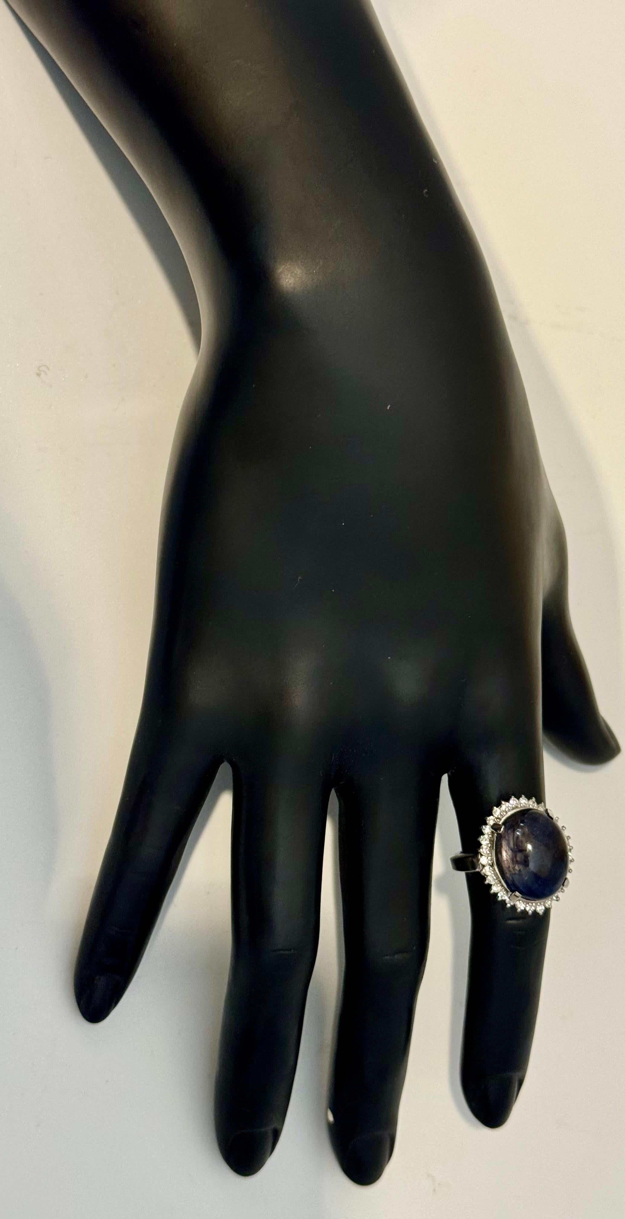 16.83 Ct Natural  Sapphire Cabochon & Diamond  Ring in Platinum Size 7 In Excellent Condition For Sale In New York, NY