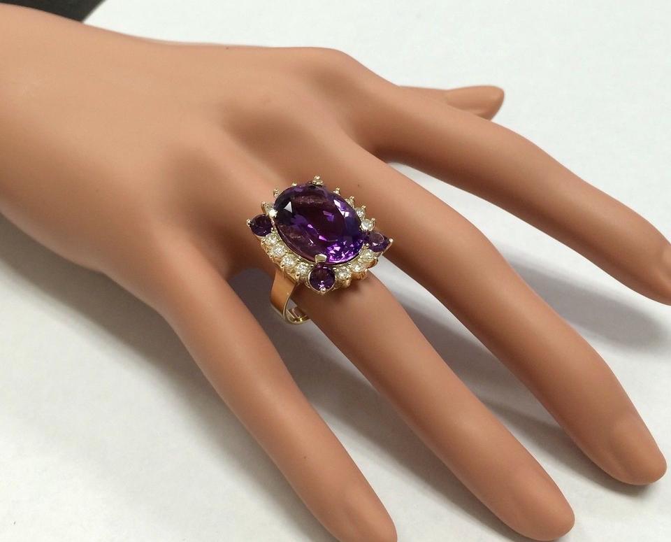 Women's 16.85 Carats Natural Amethyst and Diamond 14k Solid Yellow Gold Ring For Sale