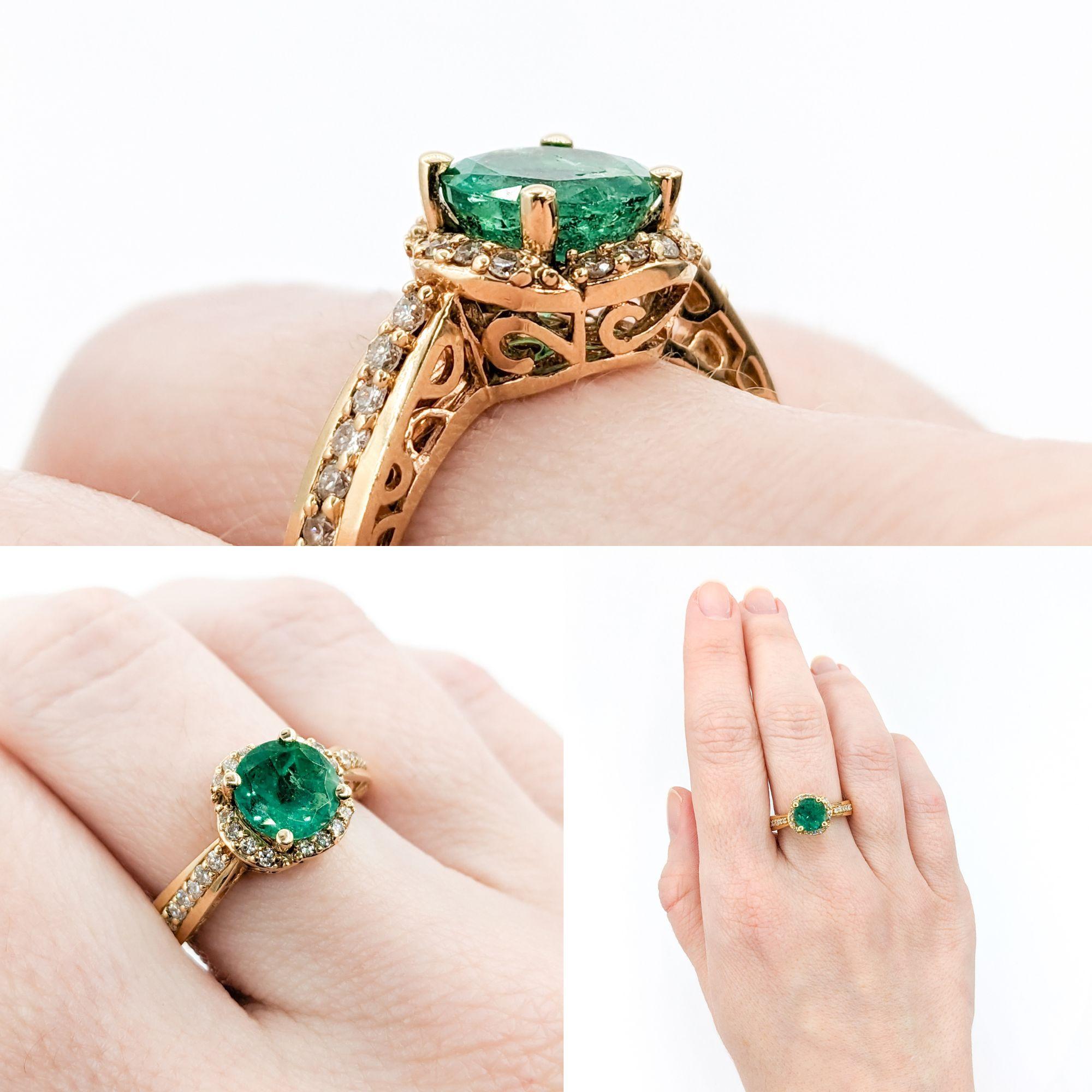 1.68ct Emerald & Diamond Ring In Yellow Gold In Excellent Condition For Sale In Bloomington, MN