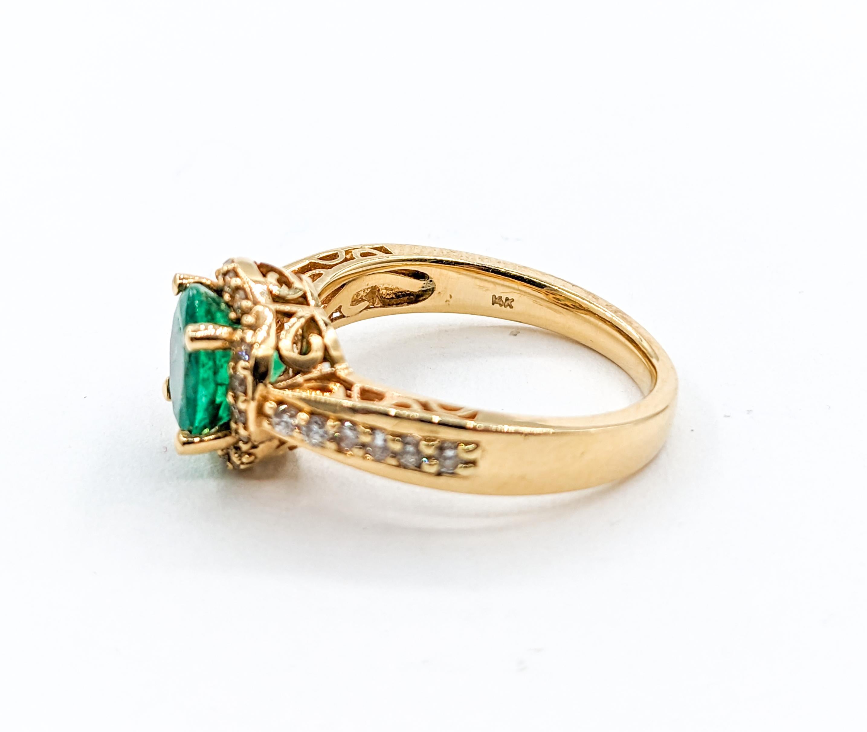 1.68ct Emerald & Diamond Ring In Yellow Gold For Sale 1