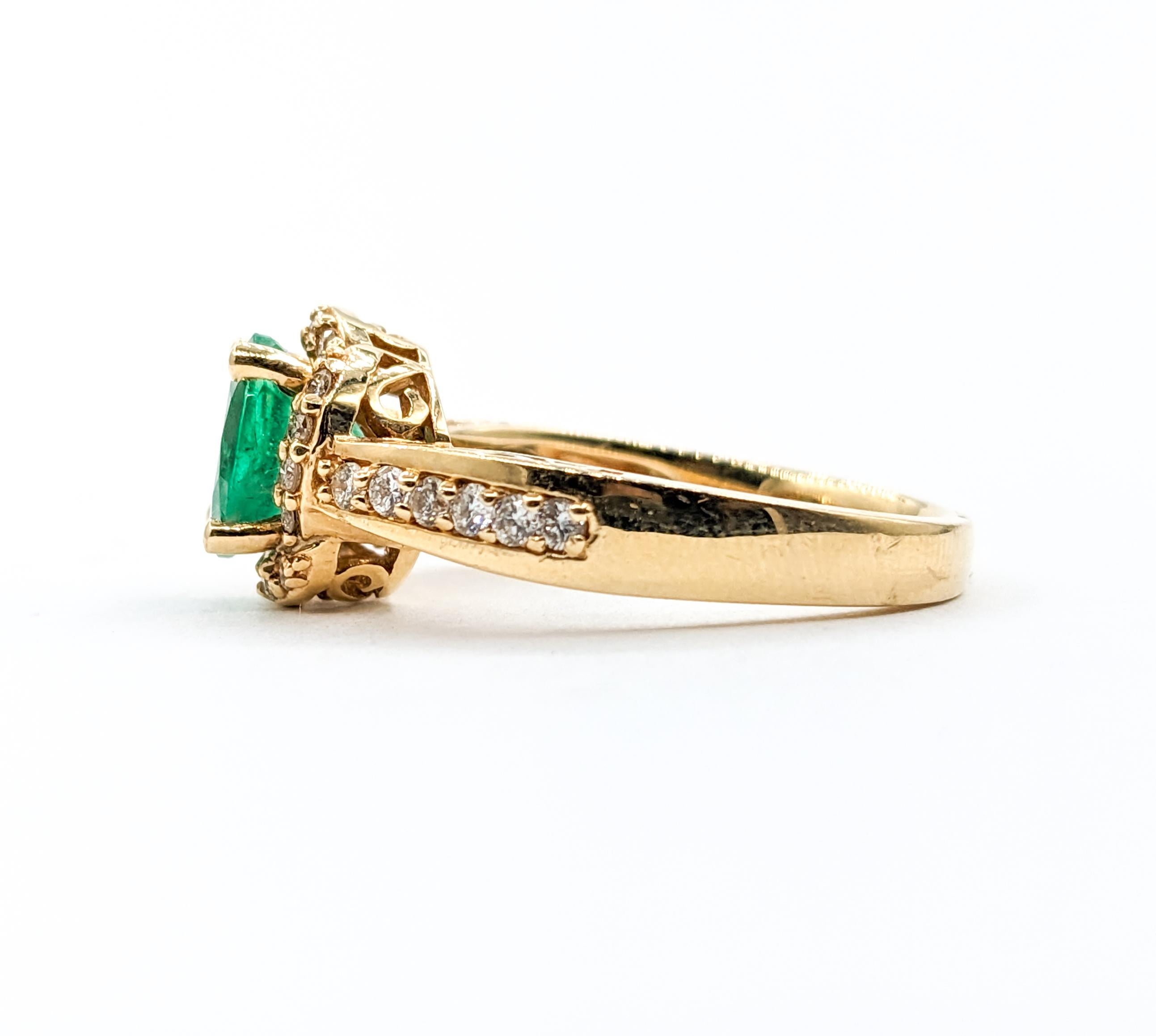 1.68ct Emerald & Diamond Ring In Yellow Gold For Sale 3