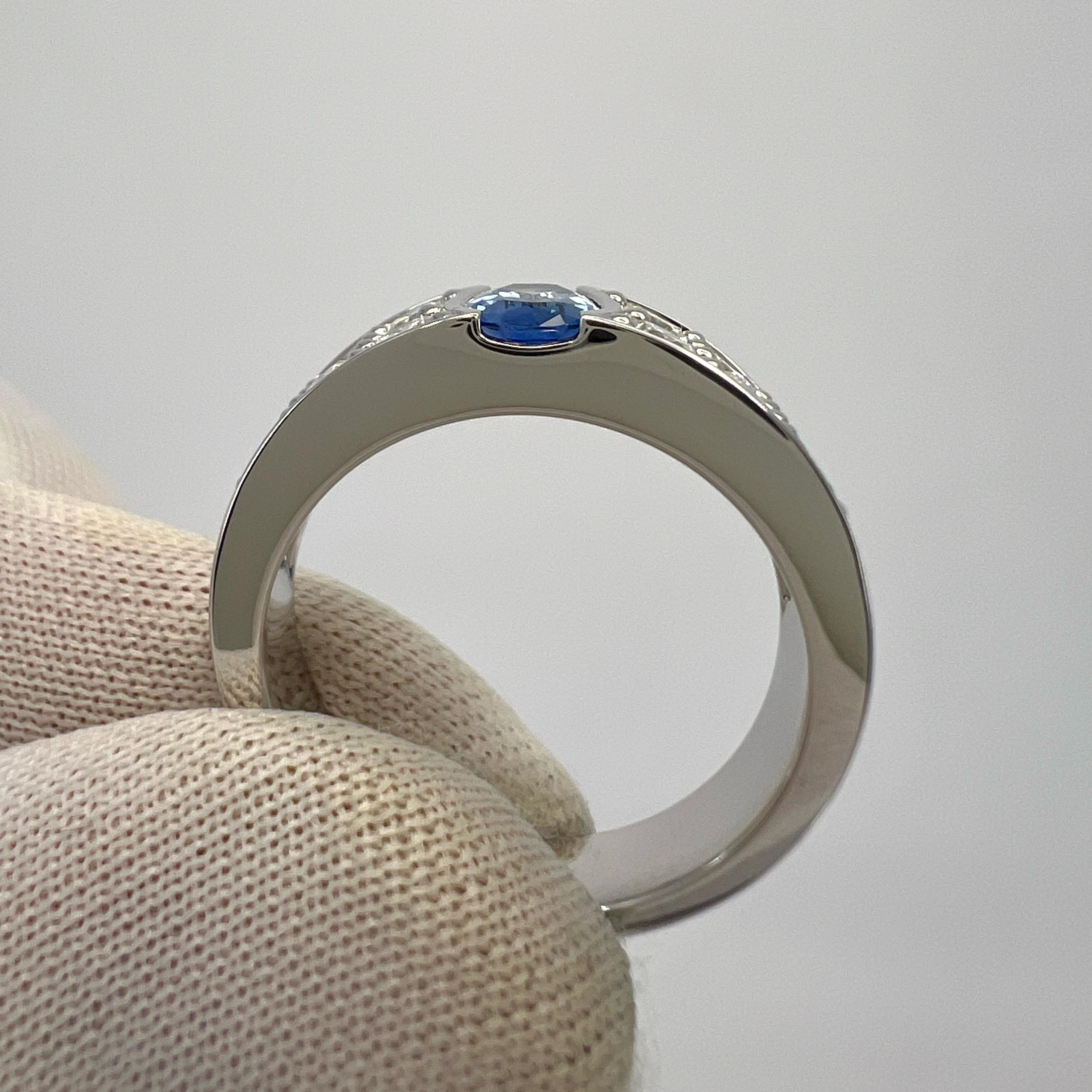 Women's or Men's 1.68ct Fine Cornflower Blue Ceylon Sapphire Diamond 18k White Gold Signet Ring For Sale