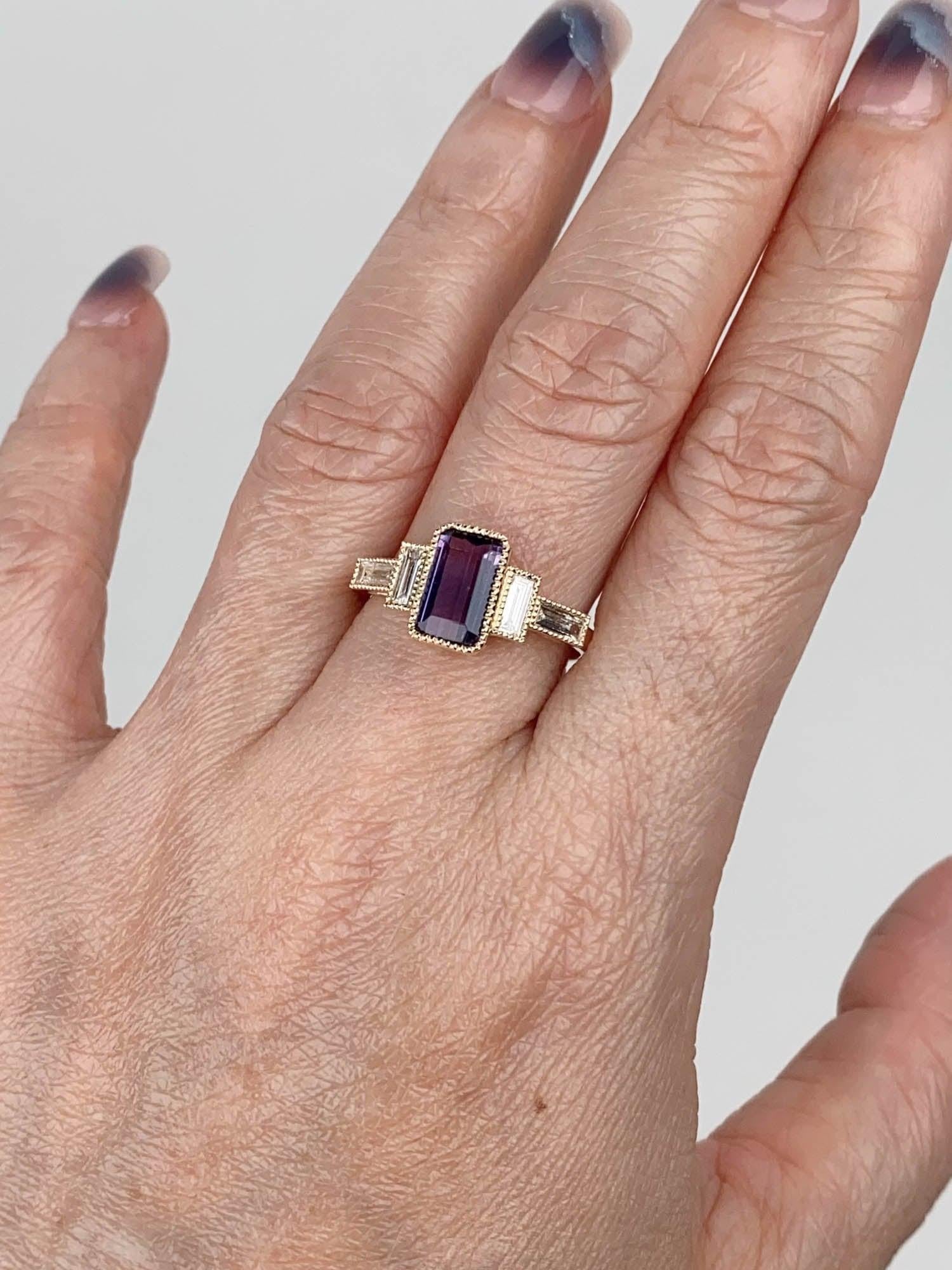 Women's or Men's 1.68ct Pinkish Purple Bi-Color Natural Sapphire with Baguette Diamond Sides For Sale