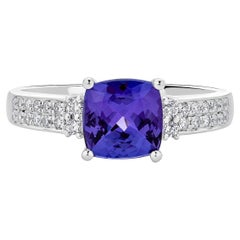 Used 1.68Ct Tanzanite Ring with 0.19Tct Diamonds Set in 14K White Gold