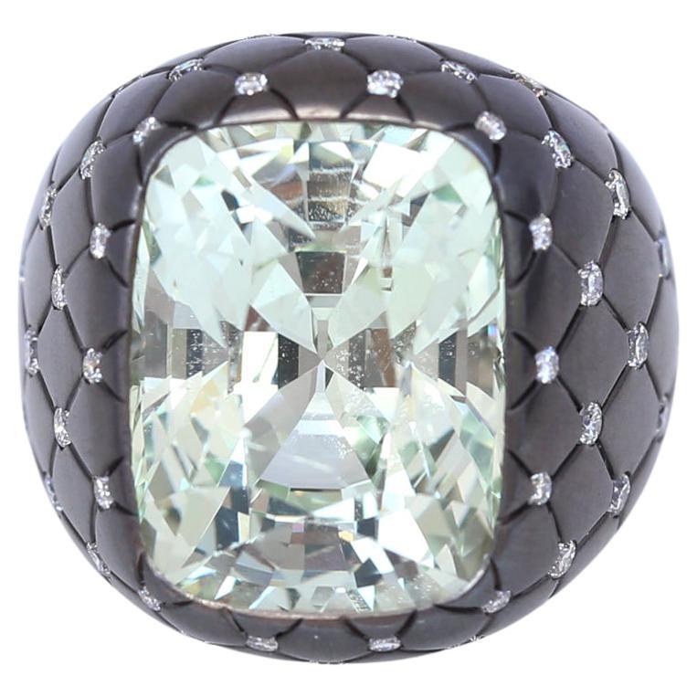 Taglio ovale Anello da 16,9 carati con diamante crisoberillo in oro con finitura a cannone, 1990 in vendita