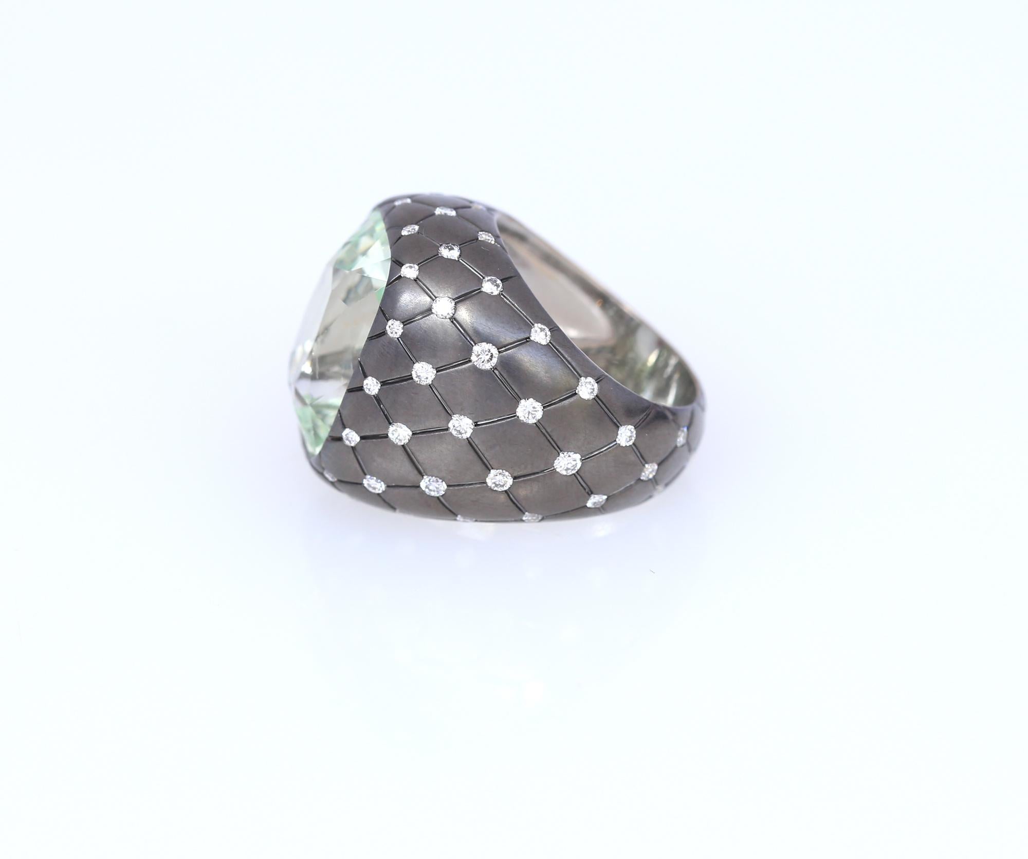 16.9 Carat Chrysoberyl Diamond Gold Ring, 1990 In Good Condition For Sale In Herzelia, Tel Aviv