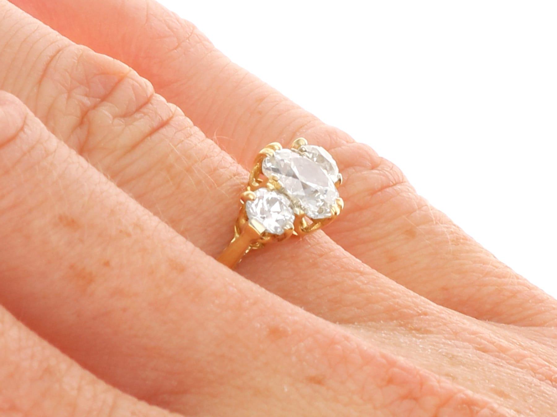 Anello a trilogia con diamante da 1,69 carati e oro giallo 18k - Antico Circa 1905 in vendita 3