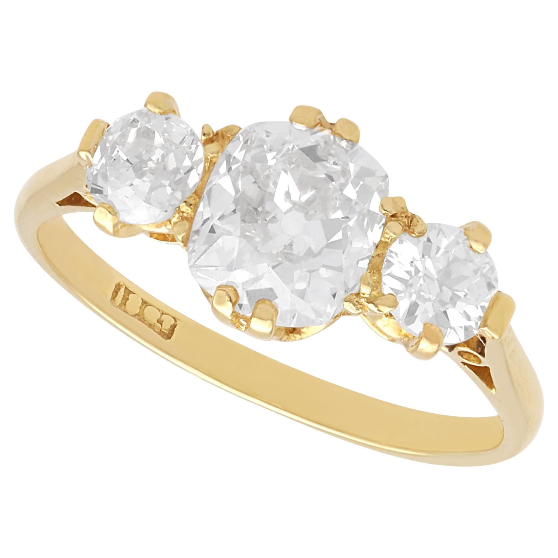 Anello a trilogia con diamante da 1,69 carati e oro giallo 18k - Antico Circa 1905 in vendita