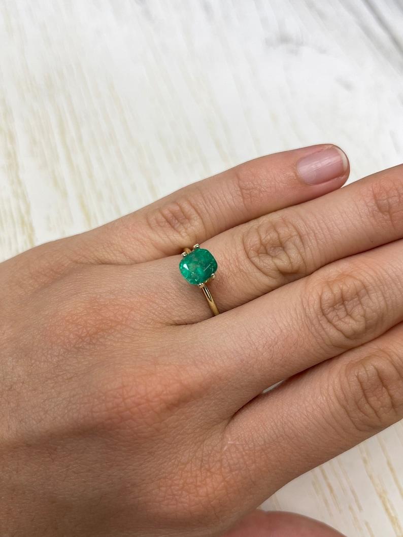 Esmeralda colombiana terrosa de 1,69 quilates - Tallada en cojín Piedra de nacimiento genuina de mayo en venta 4
