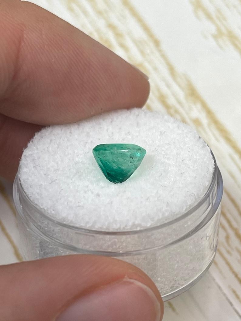 Esmeralda colombiana terrosa de 1,69 quilates - Tallada en cojín Piedra de nacimiento genuina de mayo en venta 2