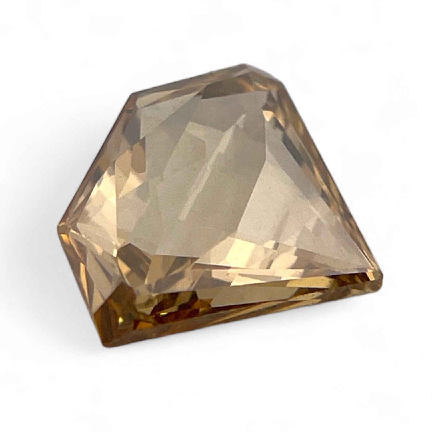 Diamant naturel jaune brunâtre intense de 1,69 carat Excellent état - En vente à New York, NY