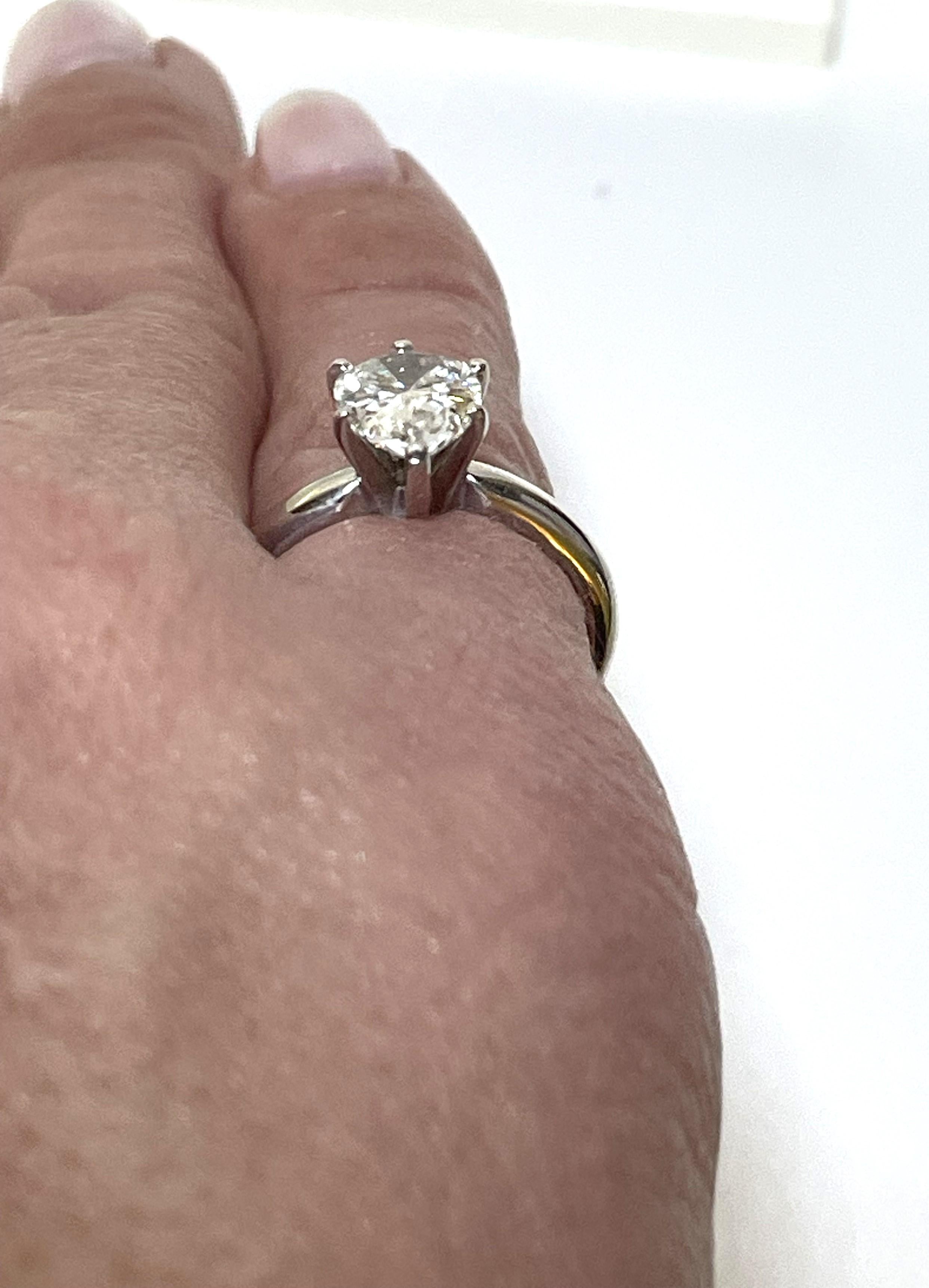 Women's or Men's 1.69 Carat Pear Shape Diamond Ring For Sale