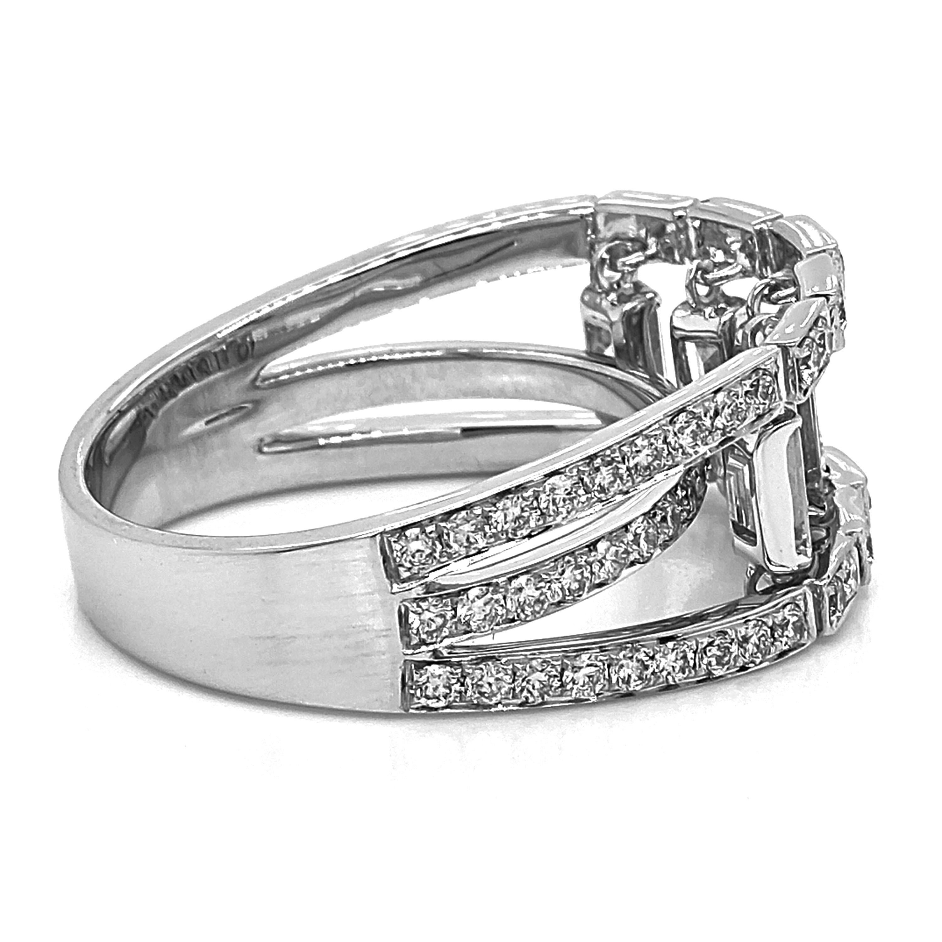 85 weiße Diamanten: 1,69 Karat
Metall: 18K Weißgold, 5,29 Gramm
