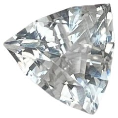 Pierre précieuse pakistanaise aigue-marine blanche bleutée de 1,69 carat