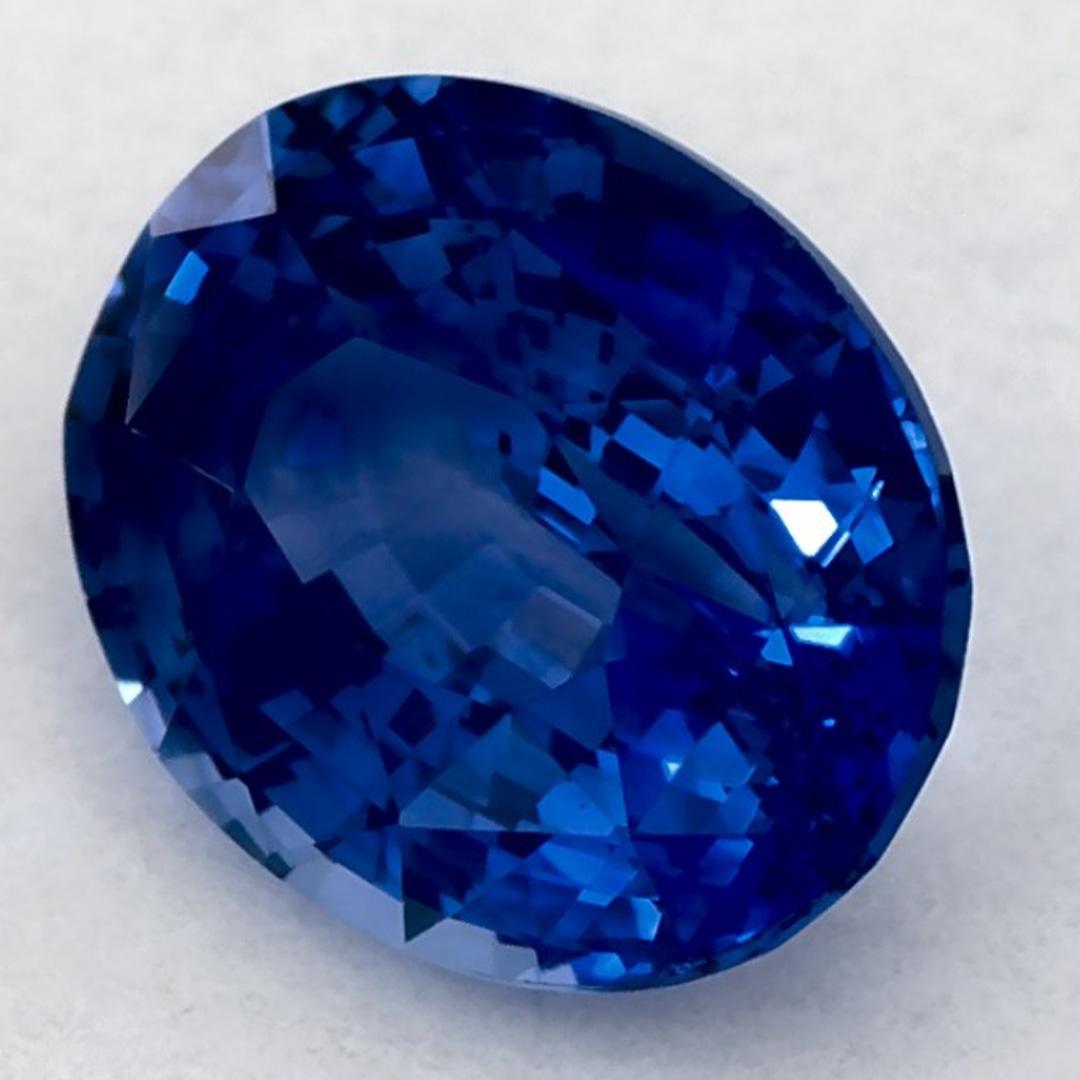 Dieser natürliche blaue Saphir bietet Eleganz und Raffinesse. Mit seiner satten Farbsättigung und seinem präzisen Schliff ist er das perfekte Herzstück für einen Verlobungsring oder ein luxuriöses Schmuckdesign.

Dieser Saphir stammt aus Sri Lanka