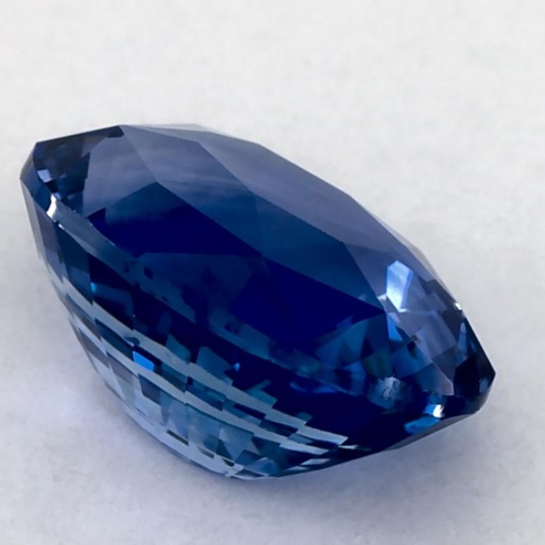 1.69 Karat Blauer Saphir Oval Loser Edelstein im Angebot 1