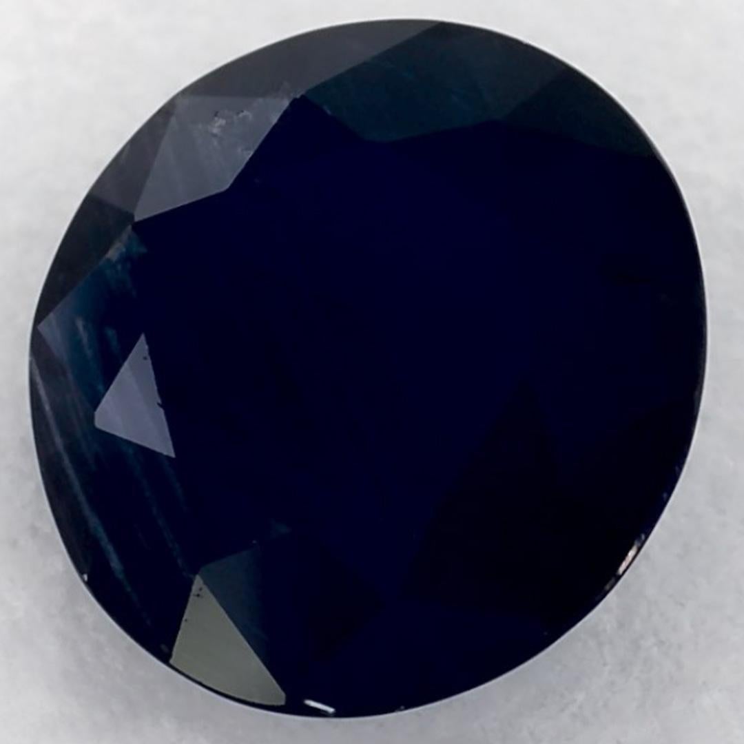 Ce saphir bleu naturel offre élégance et sophistication. Avec sa riche saturation de couleurs et sa coupe précise, il constitue la pièce maîtresse parfaite pour une bague de fiançailles ou une conception de bijoux de luxe.

Ce saphir provient du Sri