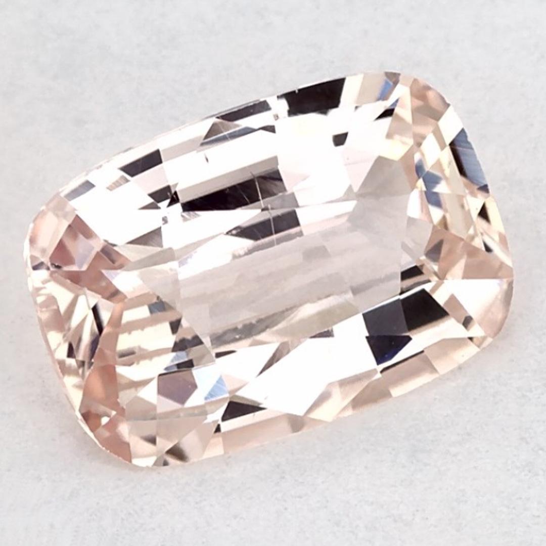 Una piedra de nacimiento de septiembre muy preciosa con un delicioso color rosa. Se cree que traen buena suerte y fortuna a la vida.

Explora la vibrante colección de esmeraldas, rubíes y zafiros de nuestra tienda, disponibles como gemas sueltas y