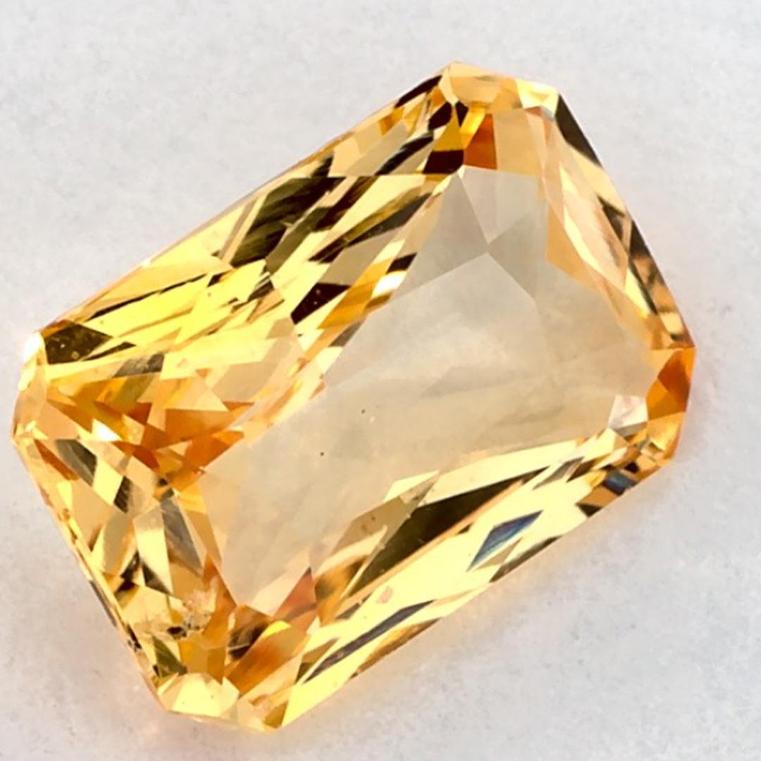 Taglio radiant 1.69 carati di zaffiro giallo radiante in vendita