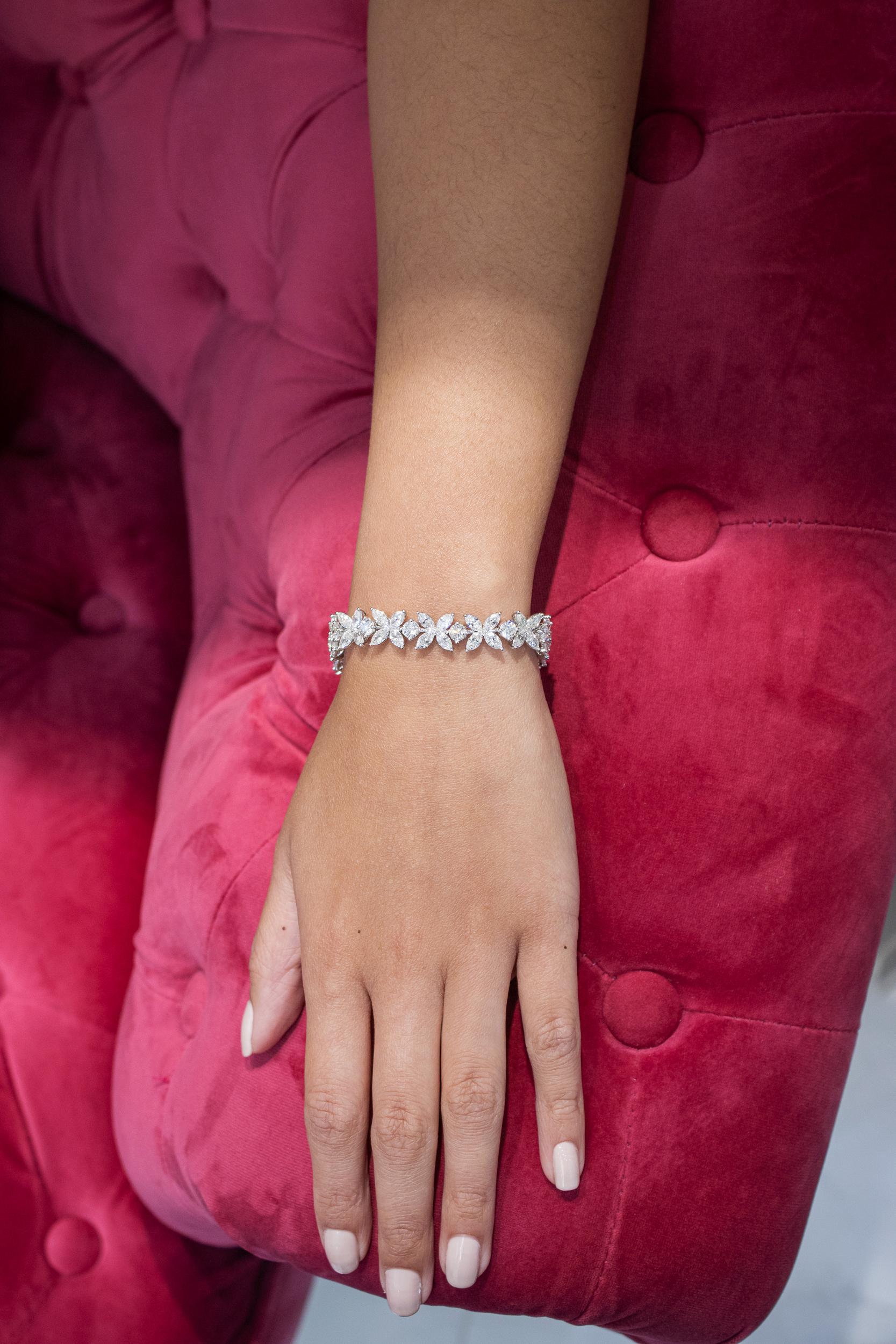Roman Malakov 16.92 Carats Total Diamond Floral Motif Bracelet Necklace For Sale 2