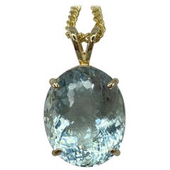 16.94 Carat Fine Blue Aquamarine Fancy Oval Cut Yellow Gold Pendant Necklace