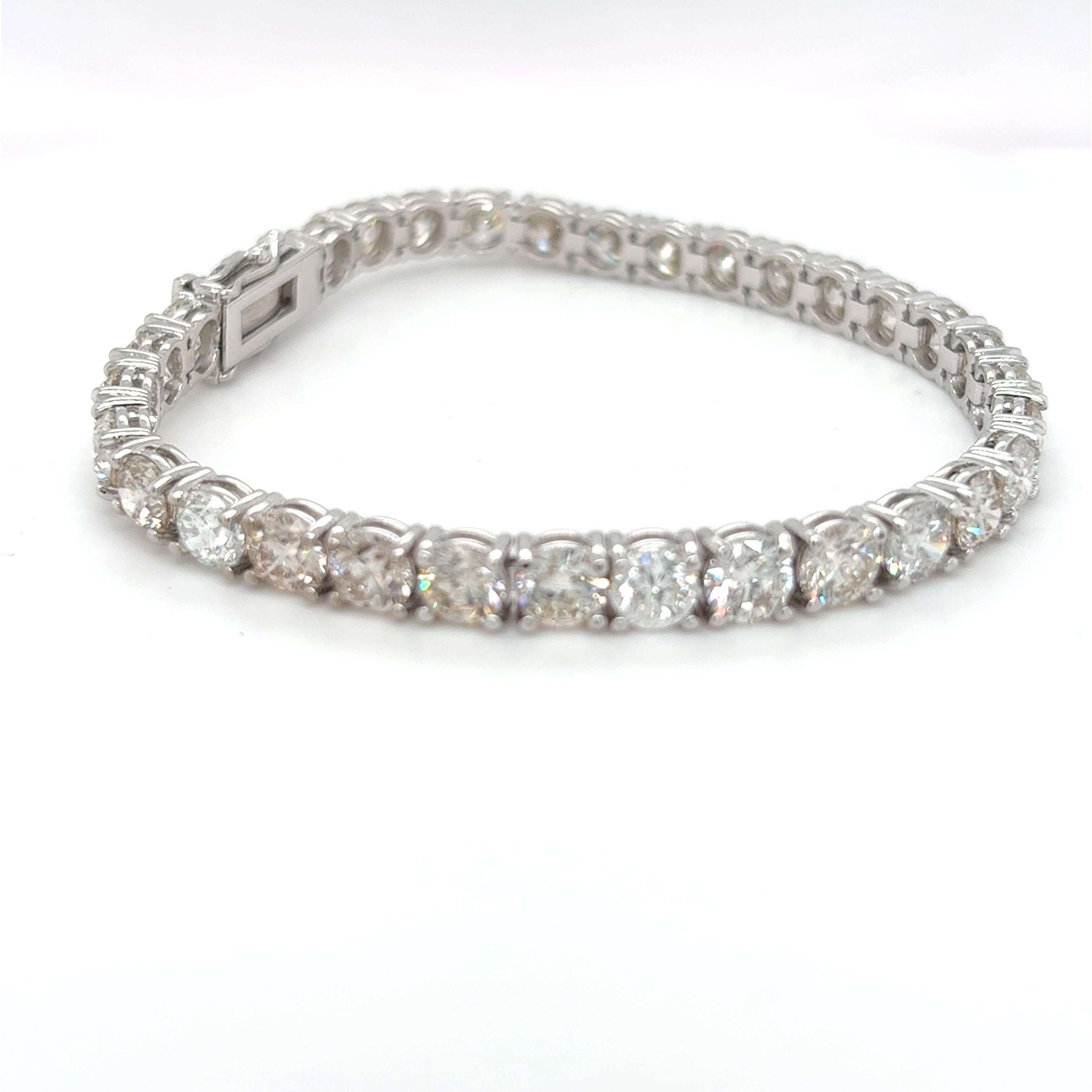 16,95 Karat Brillantschliff Diamant Weißgold Tennisarmband im Angebot 6