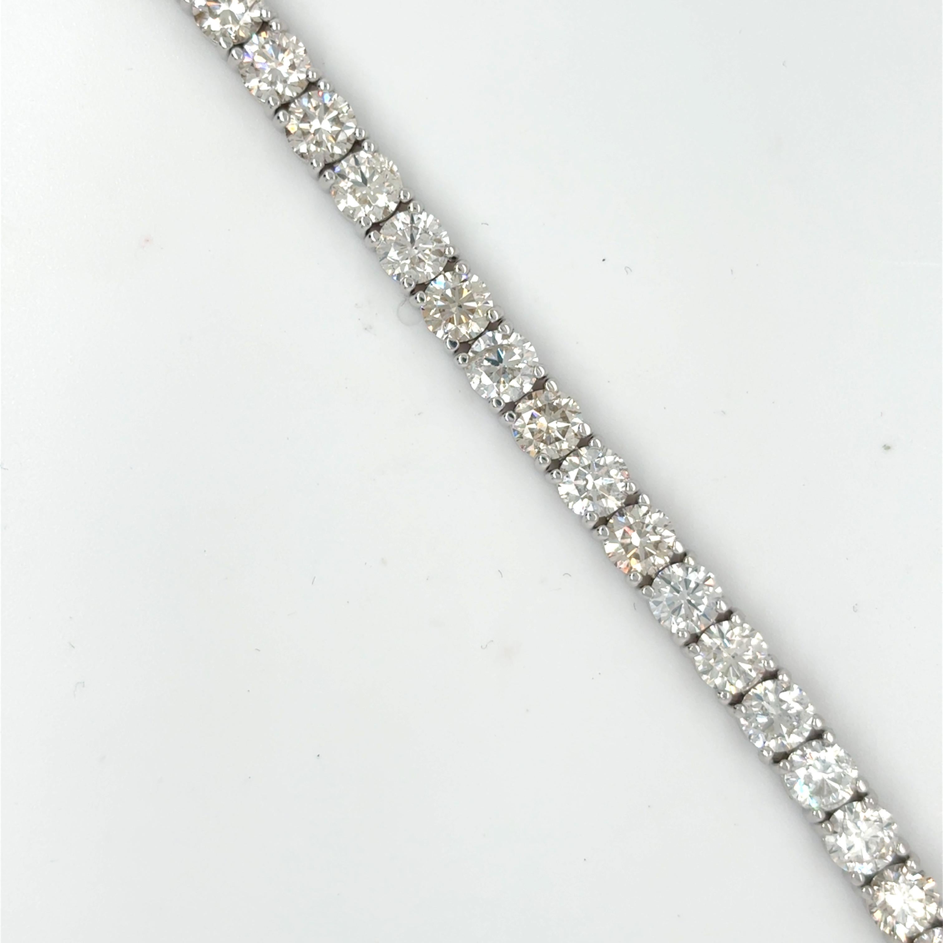 16,95 Karat Brillantschliff Diamant Weißgold Tennisarmband im Angebot 3