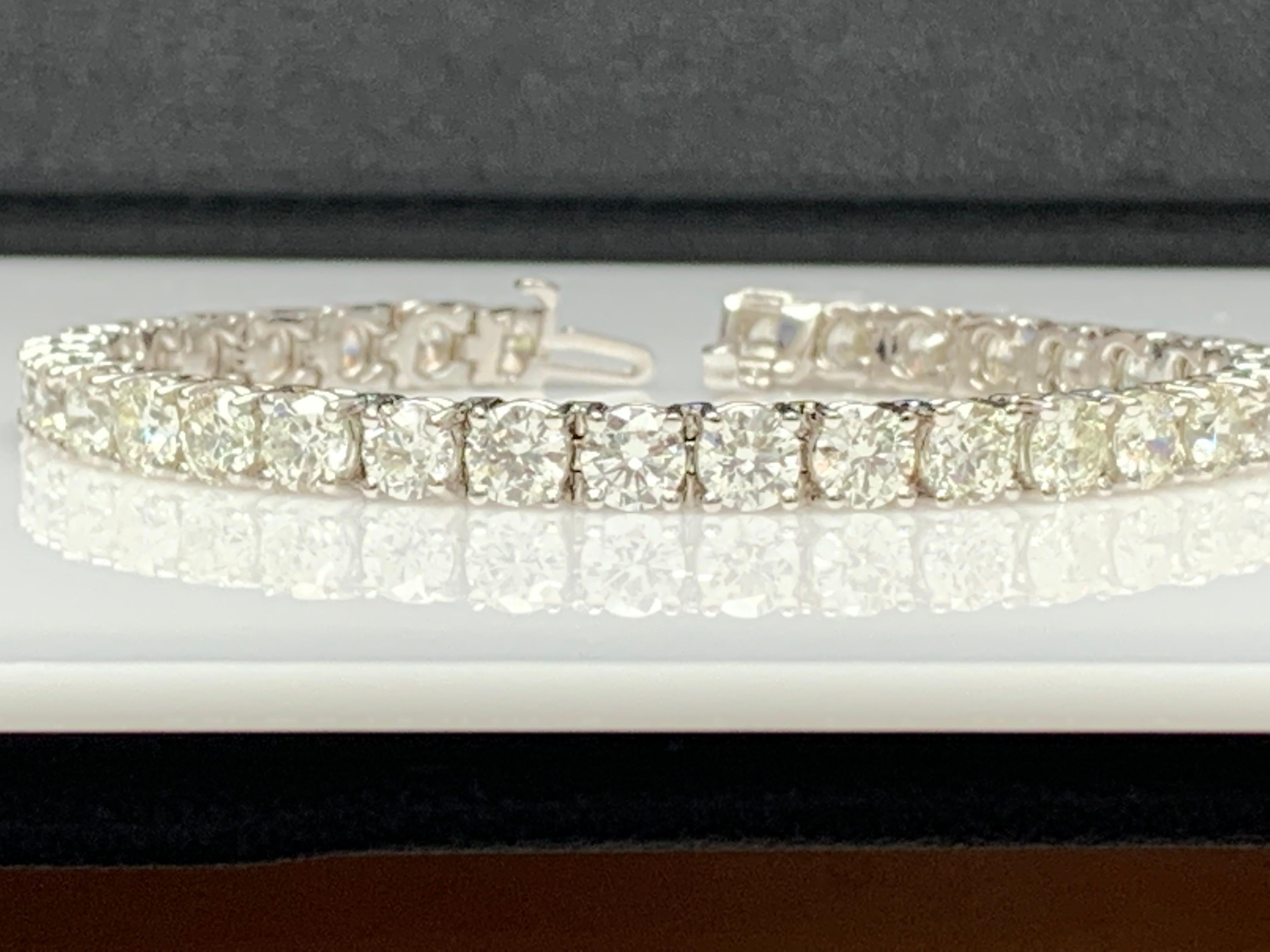 16.95 Carat Brilliant Cut Round Diamond Tennis Bracelet in 14K White Gold In New Condition For Sale In NEW YORK, NY
