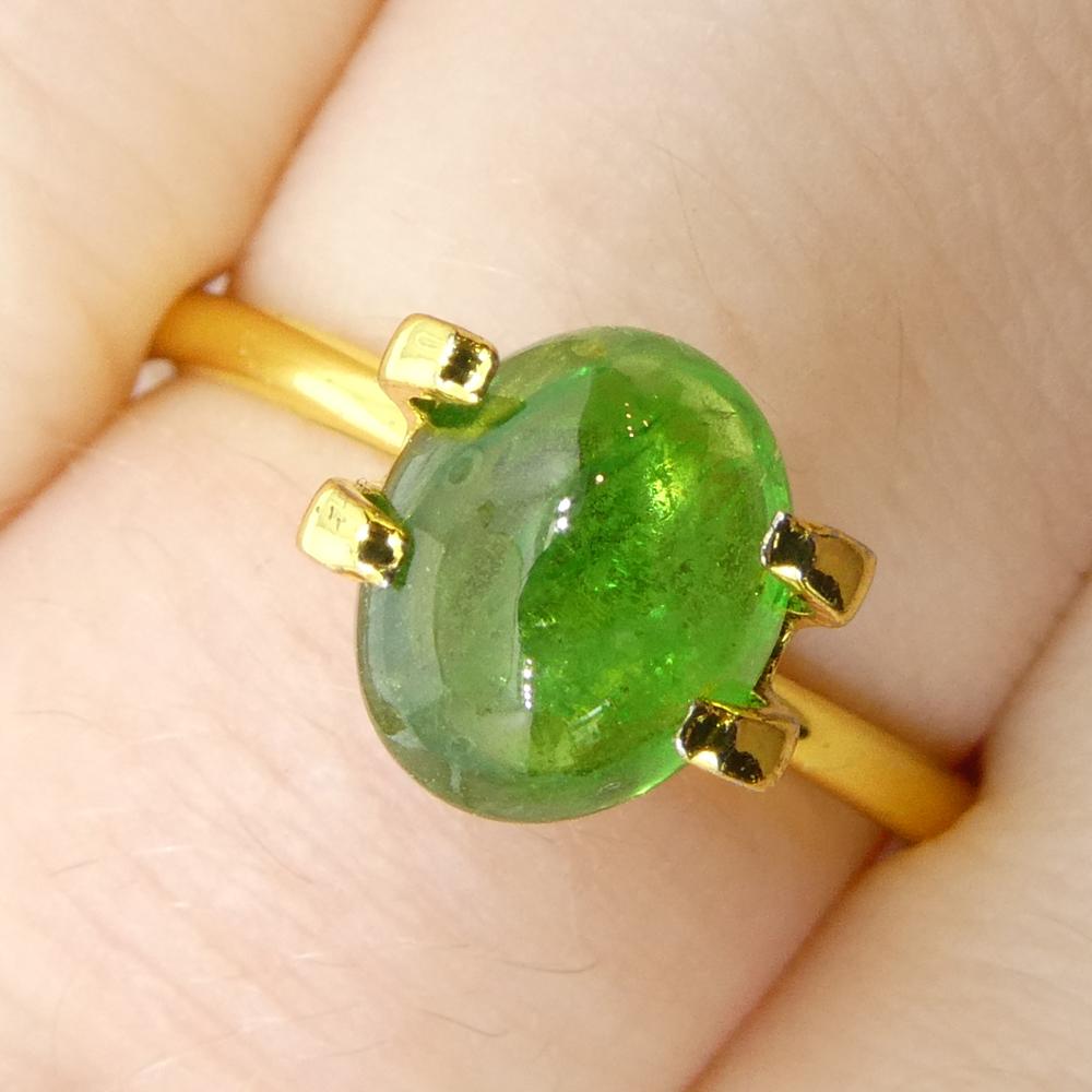 Granato ovale cabochon di tsavorite verde del Kenya, 1.69ct, non riscaldato in vendita 8