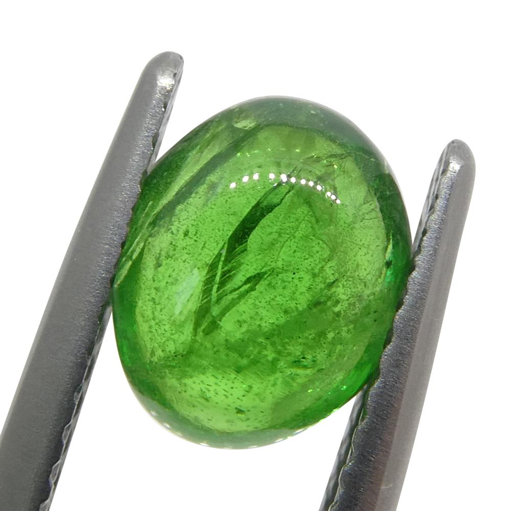 Granato ovale cabochon di tsavorite verde del Kenya, 1.69ct, non riscaldato In condizioni Nuovo in vendita a Toronto, Ontario
