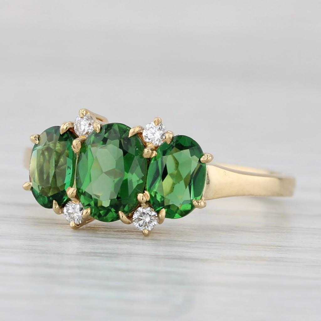 Anillo de oro amarillo de 18 quilates con 3 piedras de diamantes de diópsido de cromo verde de 1,69 quilates Talla 7,5